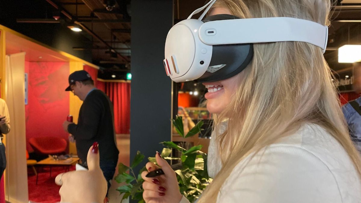 Ausstellungen-Events-und-Artikel-von-VRFX