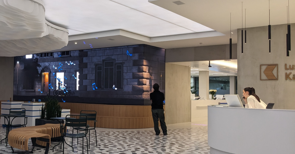 Luzerner Kantonalbank Promohub LED Show - VRFX